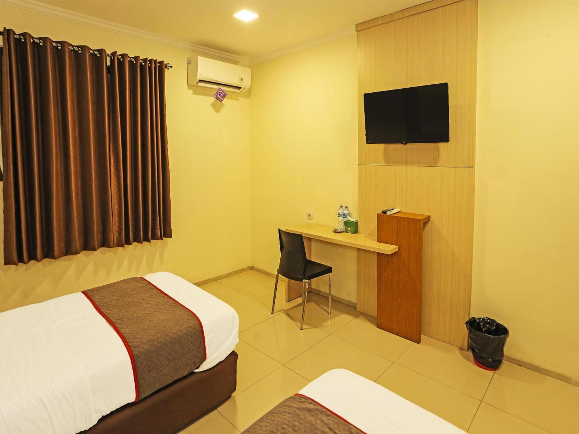 Super Oyo Townhouse Oak Hotel Fiducia Serpong Exterior foto