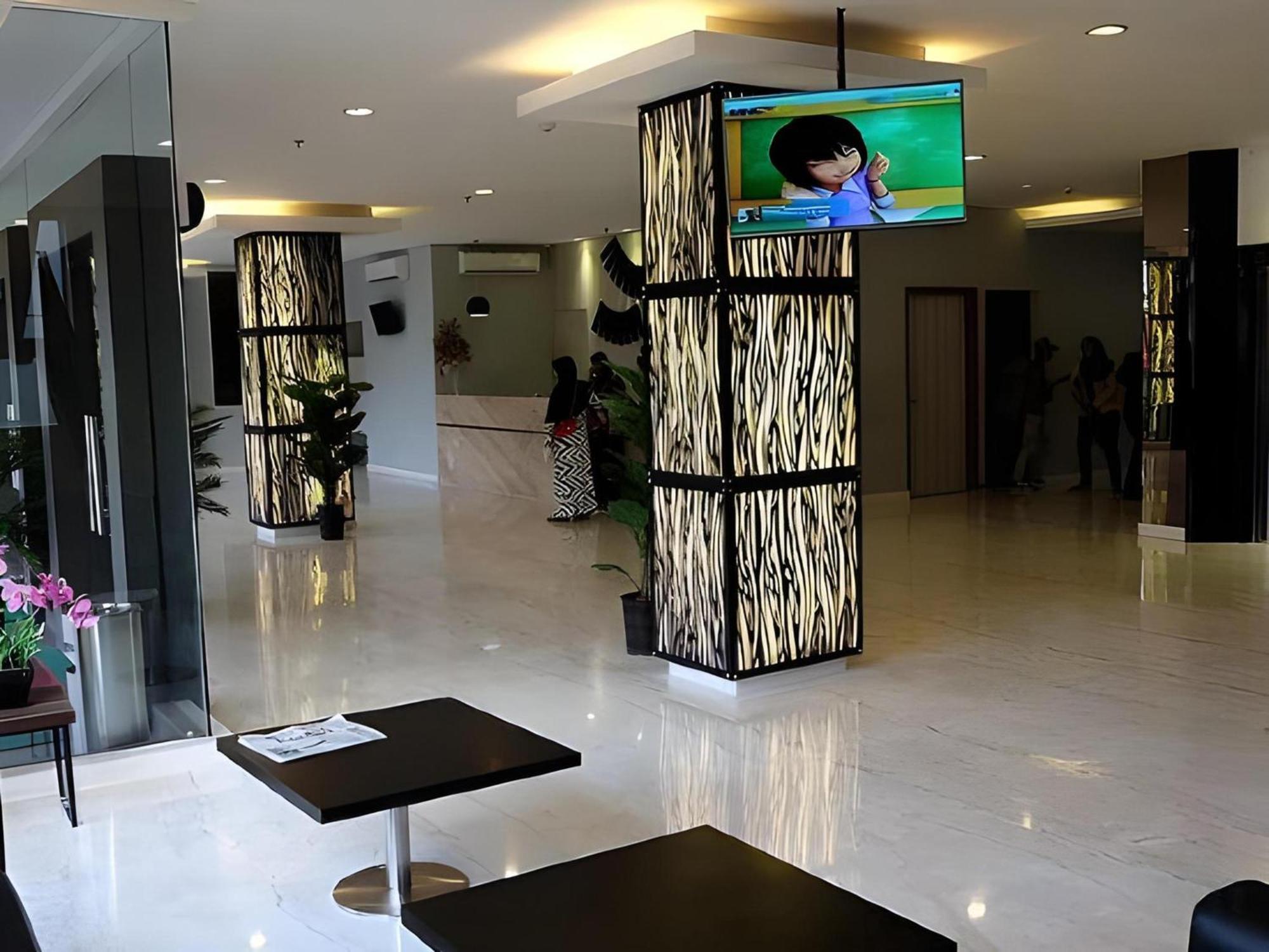 Super Oyo Townhouse Oak Hotel Fiducia Serpong Exterior foto