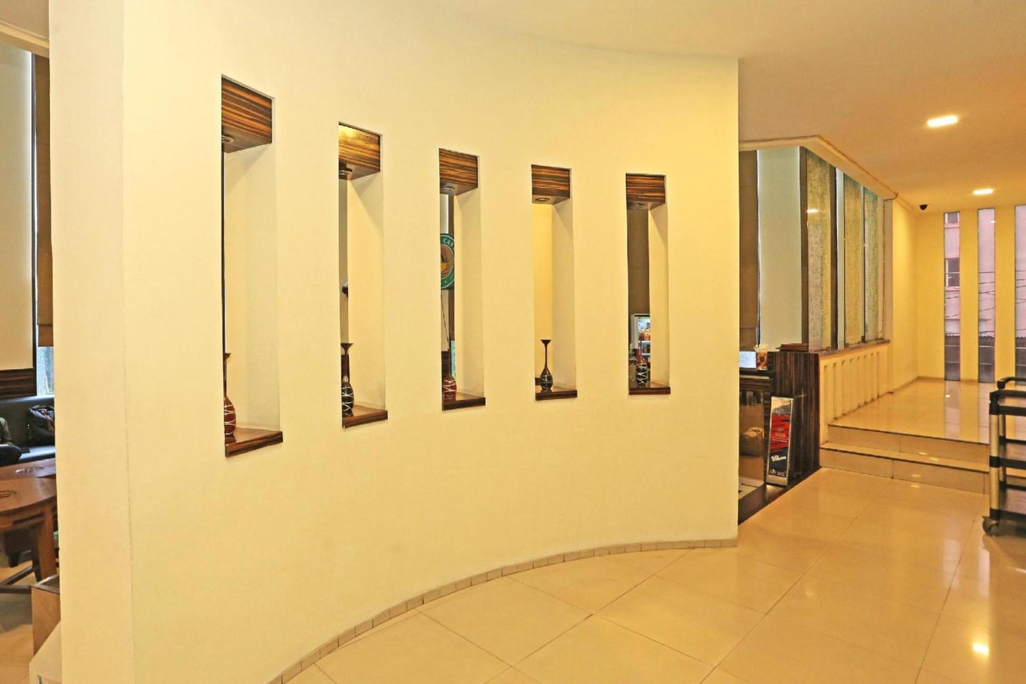 Super Oyo Townhouse Oak Hotel Fiducia Serpong Exterior foto