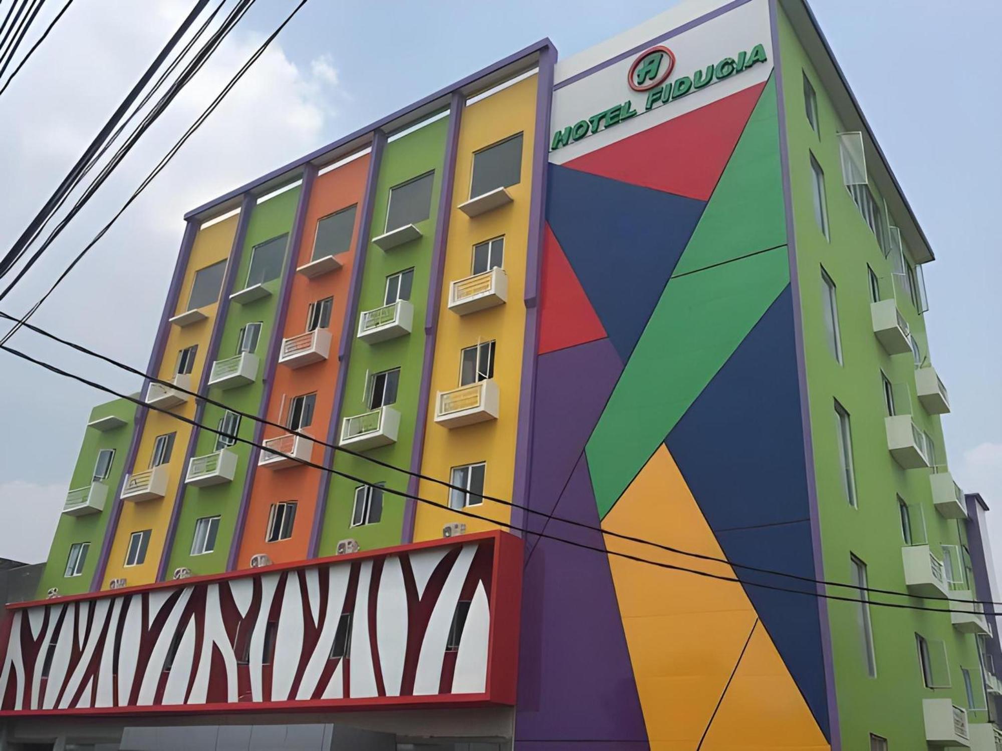 Super Oyo Townhouse Oak Hotel Fiducia Serpong Exterior foto