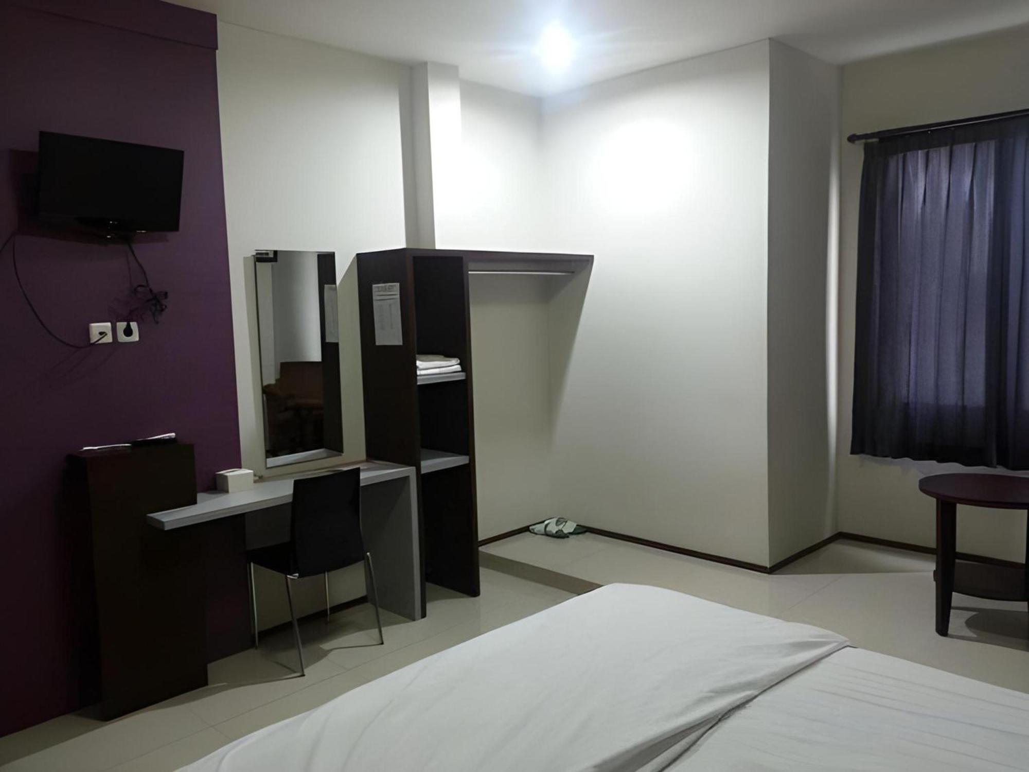 Super Oyo Townhouse Oak Hotel Fiducia Serpong Exterior foto