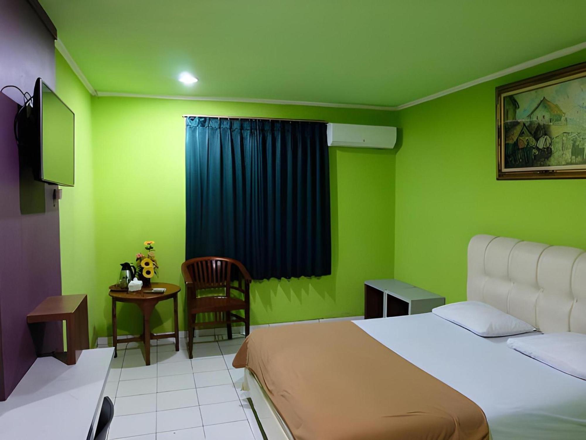 Super Oyo Townhouse Oak Hotel Fiducia Serpong Exterior foto