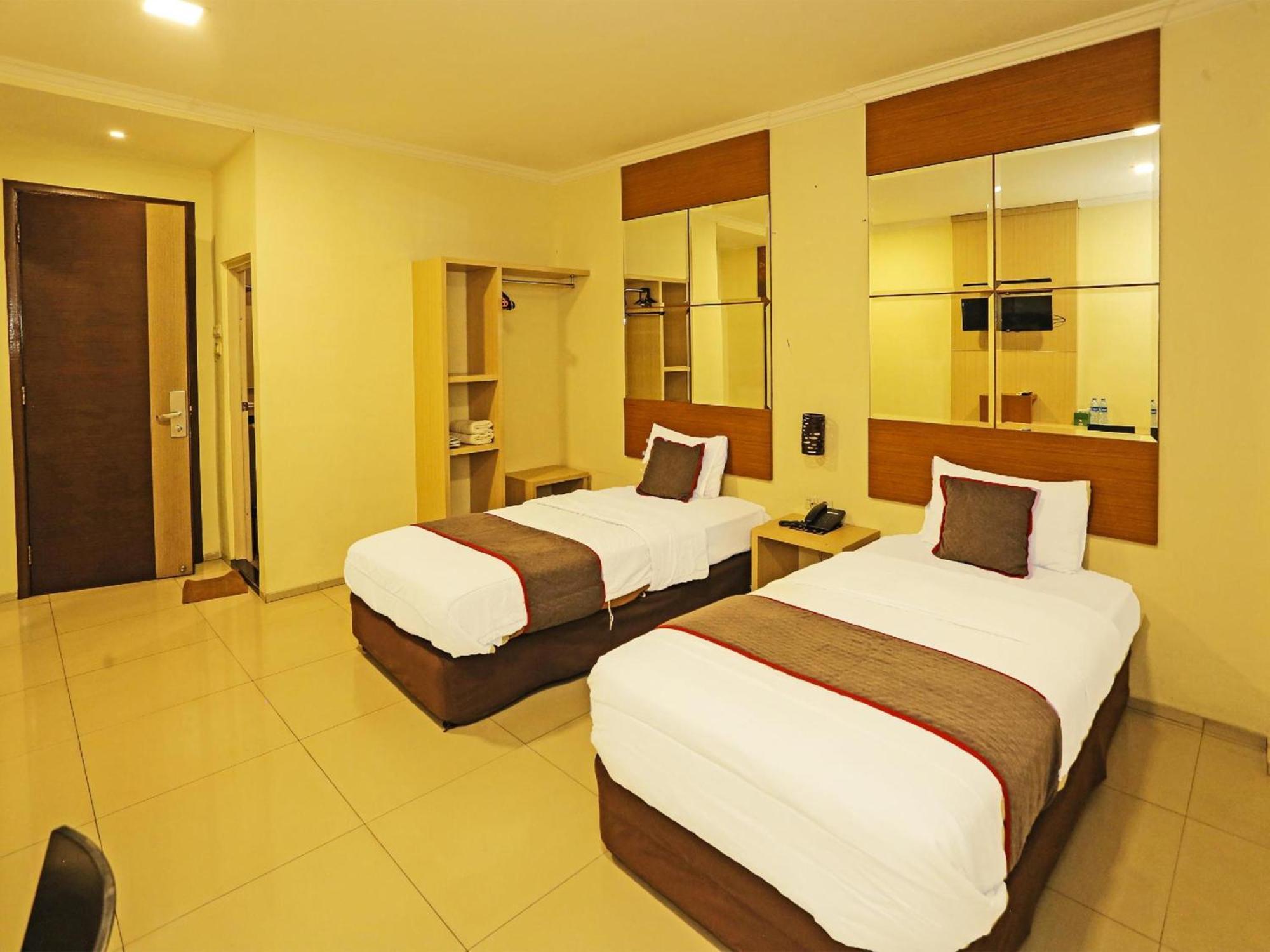 Super Oyo Townhouse Oak Hotel Fiducia Serpong Exterior foto