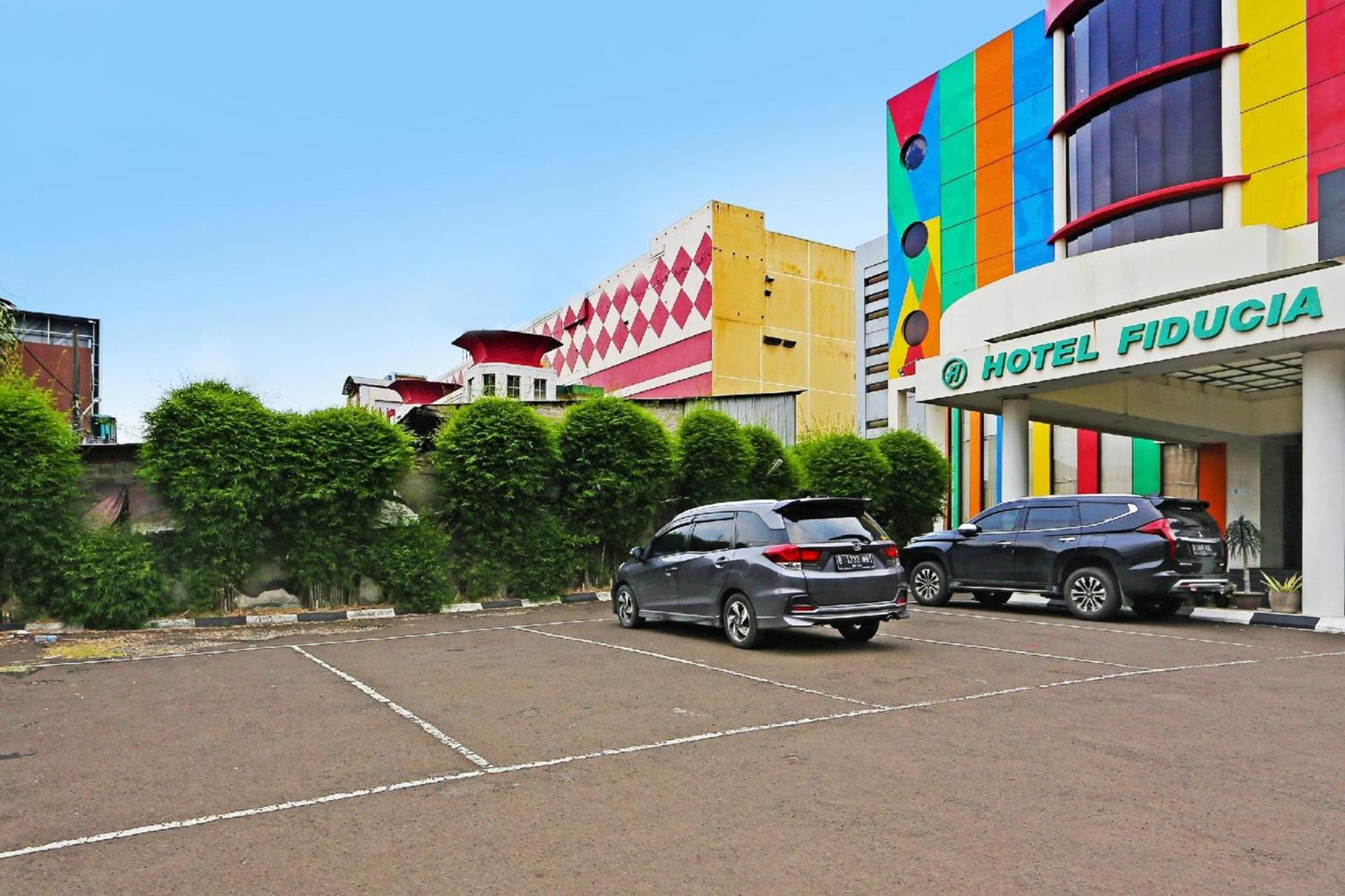 Super Oyo Townhouse Oak Hotel Fiducia Serpong Exterior foto