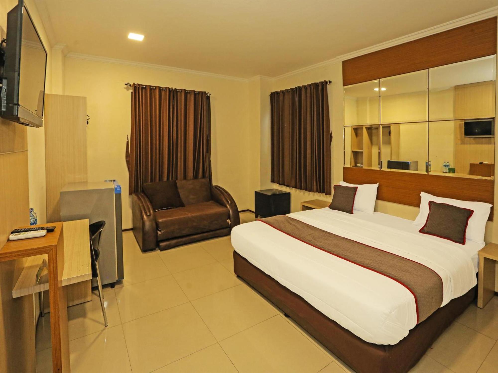 Super Oyo Townhouse Oak Hotel Fiducia Serpong Exterior foto