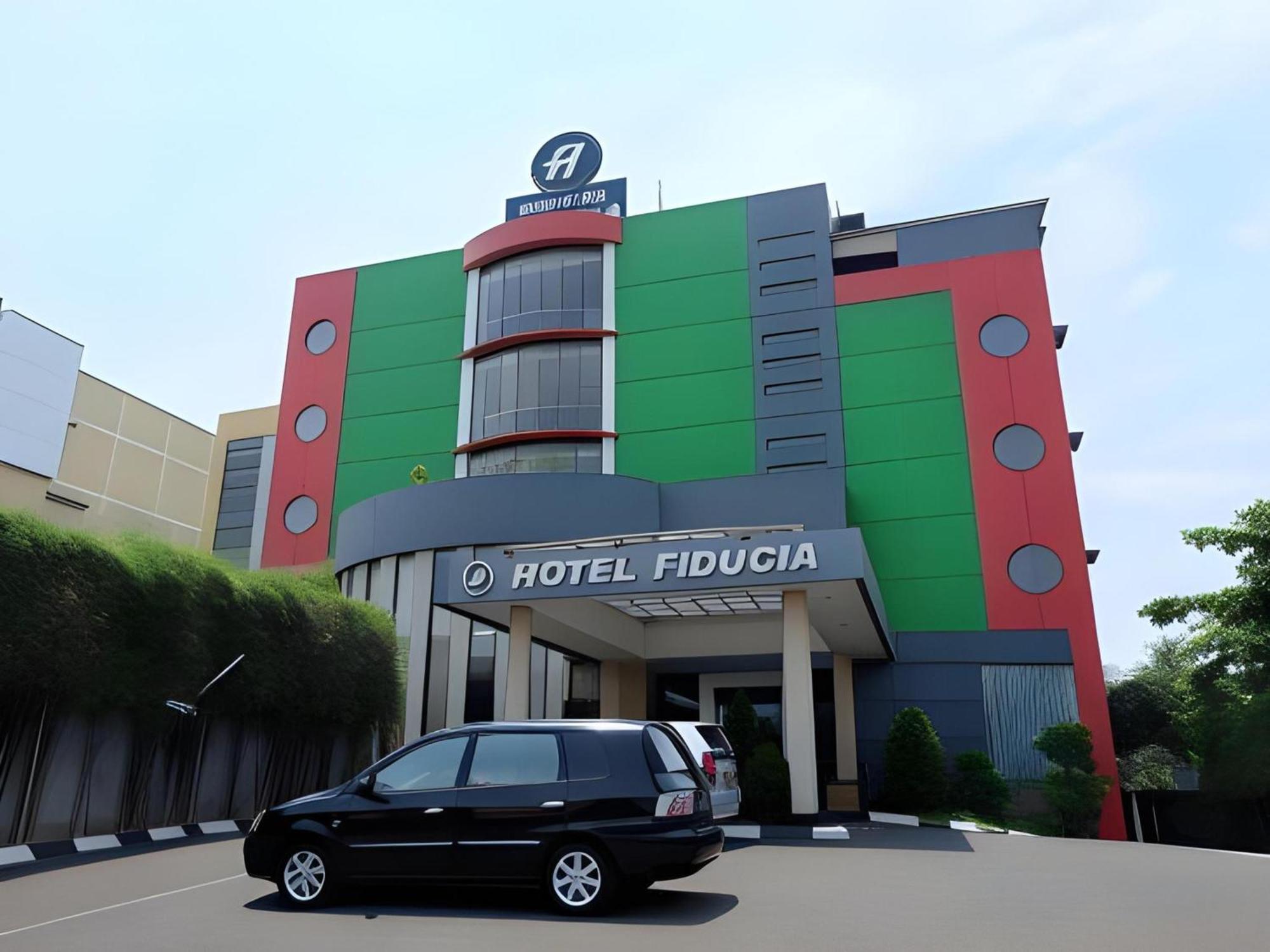 Super Oyo Townhouse Oak Hotel Fiducia Serpong Exterior foto