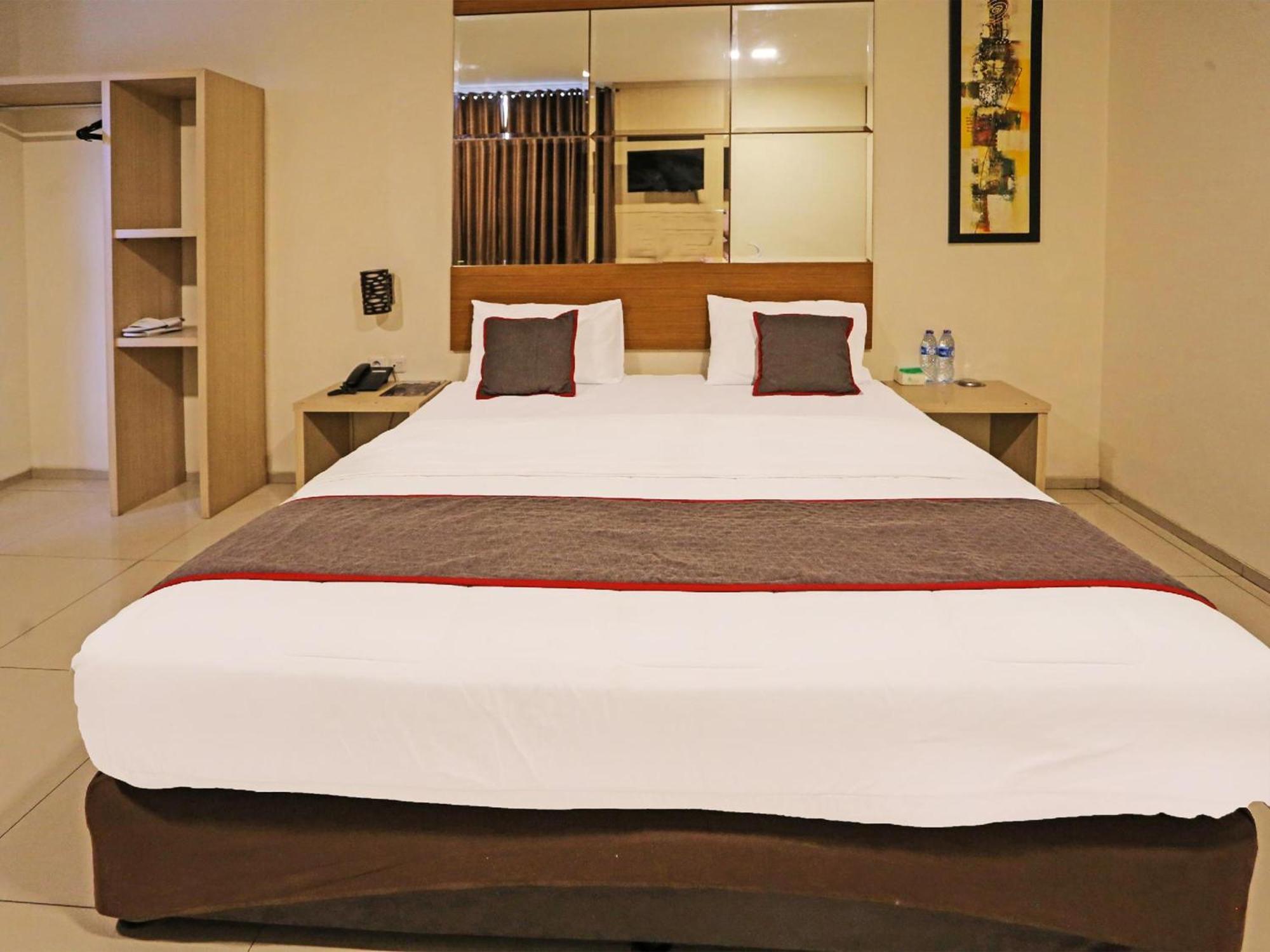 Super Oyo Townhouse Oak Hotel Fiducia Serpong Exterior foto