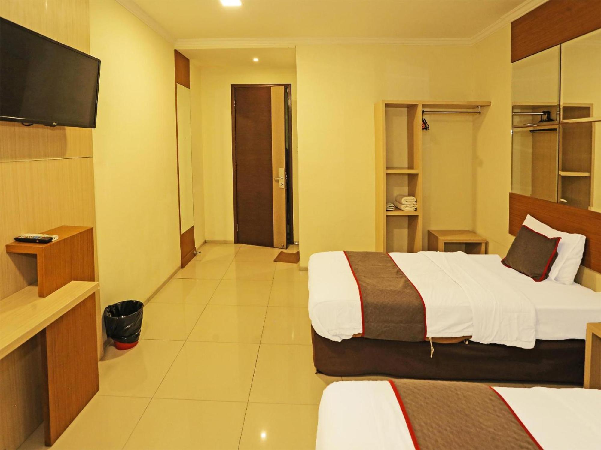 Super Oyo Townhouse Oak Hotel Fiducia Serpong Exterior foto
