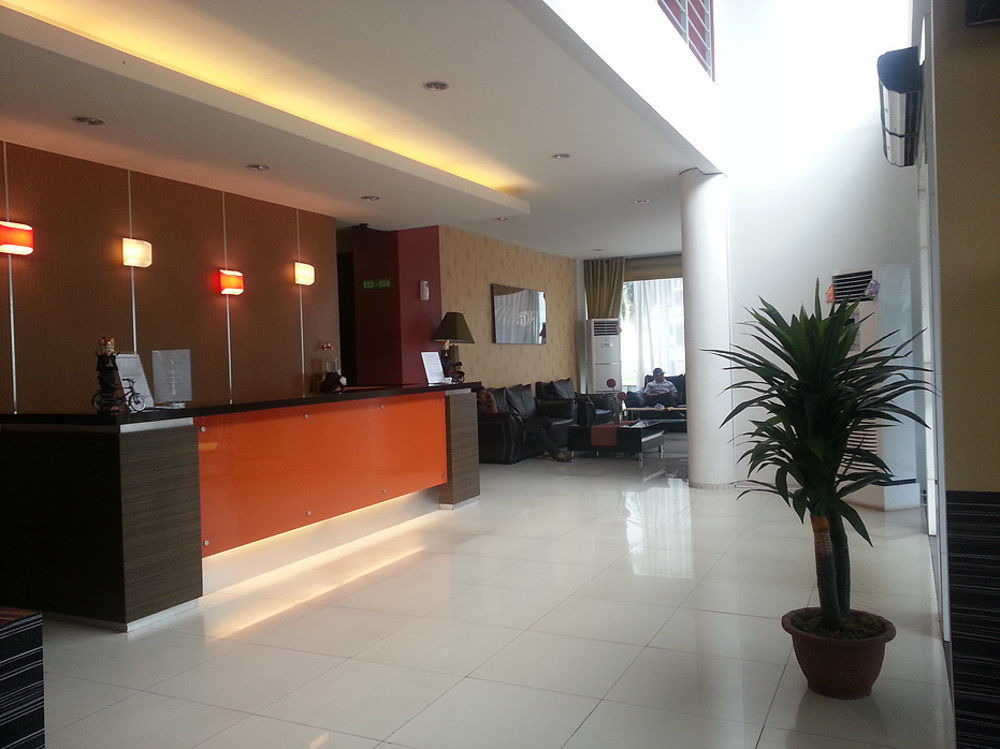 Super Oyo Townhouse Oak Hotel Fiducia Serpong Exterior foto